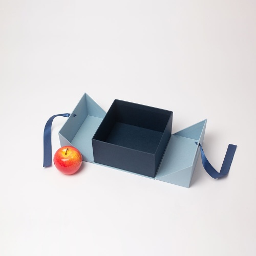 Коробка с откидной крышкой 18х10х18, синий/голубой, дизайнерская бумага, атласная лента
