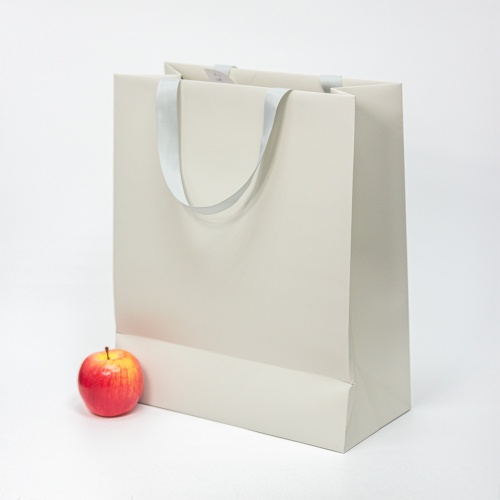 Пакеты бумажные 33х40х16см, цвет - бежевый, материал - картон, ламинация - матовая, ручки - лента репсовая, фото 3