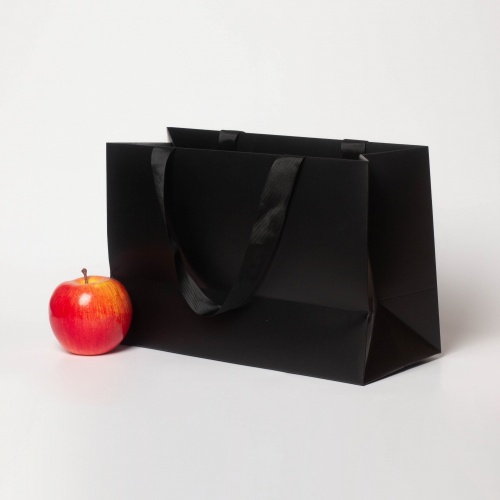 Пакеты бумажные 31х20х13см, цвет - черный, материал - картон, ламинация - матовая, ручки - лента репсовая, фото 3