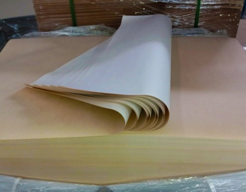 Упаковочная бумага 89х125, материал - плотный крафт, фото 1 (вид спереди)