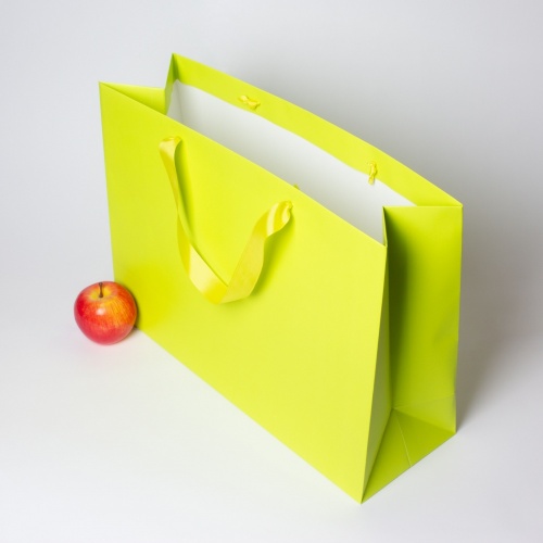 Пакеты бумажные 47х34х16см, цвет - салатовый, материал - мелованная бумага, ламинация - матовая, ручки - лента репсовая, фото 4