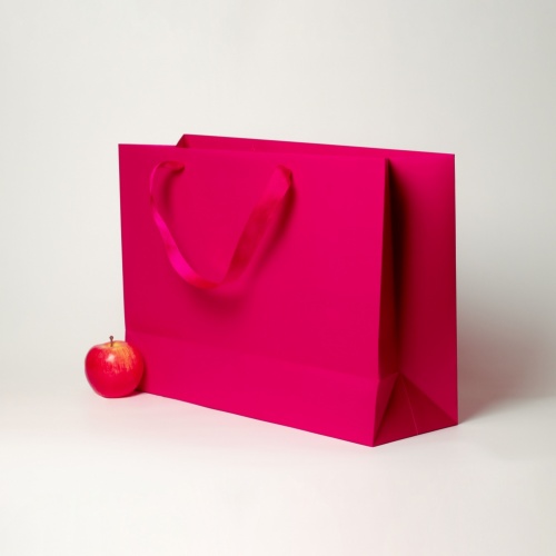 Пакеты бумажные 47х34х16см, цвет - пурпурный, материал - мелованная бумага, ламинация - матовая, ручки - лента репсовая, фото 3