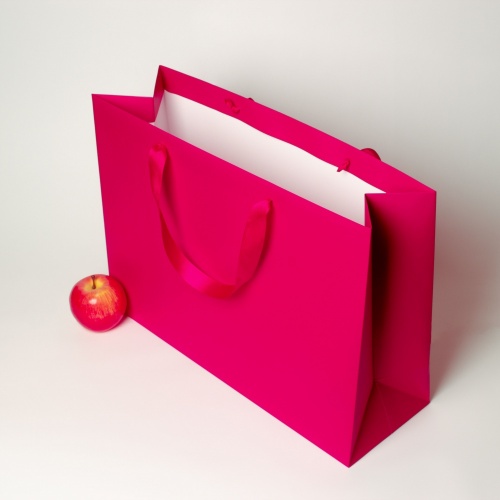 Пакеты бумажные 47х34х16см, цвет - пурпурный, материал - мелованная бумага, ламинация - матовая, ручки - лента репсовая, фото 4