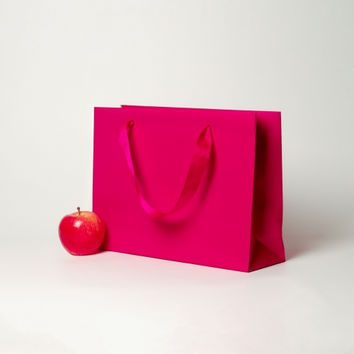 Пакеты бумажные 35х25х10см, цвет - пурпурный, материал - мелованная бумага, ламинация - матовая, ручки - лента репсовая, фото 2