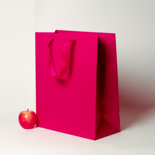 Пакеты бумажные 33х40х16см, цвет - пурпурный, материал - мелованная бумага, ламинация - матовая, ручки - лента репсовая, фото 2