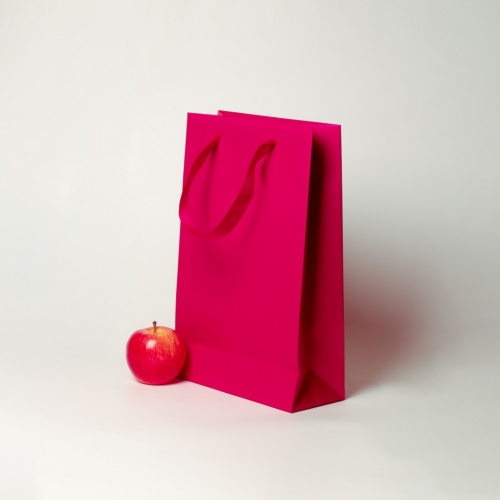 Пакеты бумажные 23х36х10см, цвет - пурпурный, материал - мелованная бумага, ламинация - матовая, ручки - лента репсовая, фото 3