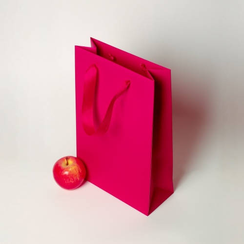 Пакеты бумажные 23х36х10см, цвет - пурпурный, материал - мелованная бумага, ламинация - матовая, ручки - лента репсовая, фото 4