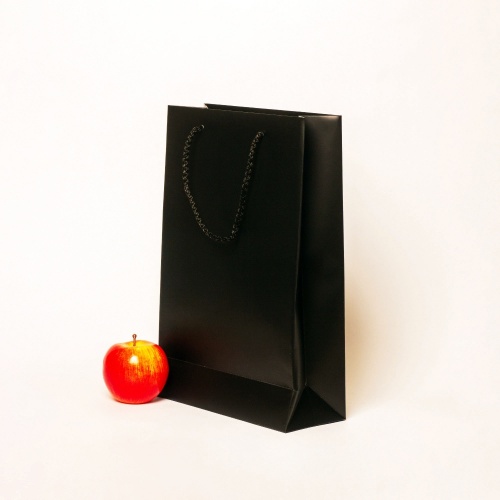 Пакеты бумажные 23х36х10см, цвет - черный, материал - мелованная бумага, ламинация - матовая, ручки - шнур, фото 3