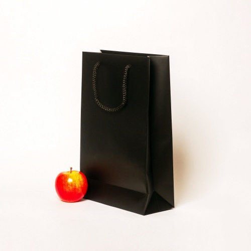 Пакеты бумажные 23х36х10см, цвет - черный, материал - мелованная бумага, ламинация - матовая, ручки - шнур, фото 3