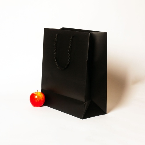 Пакеты бумажные 33х40х16см, цвет - черный, материал - мелованная бумага, ламинация - матовая, ручки - шнур, фото 3