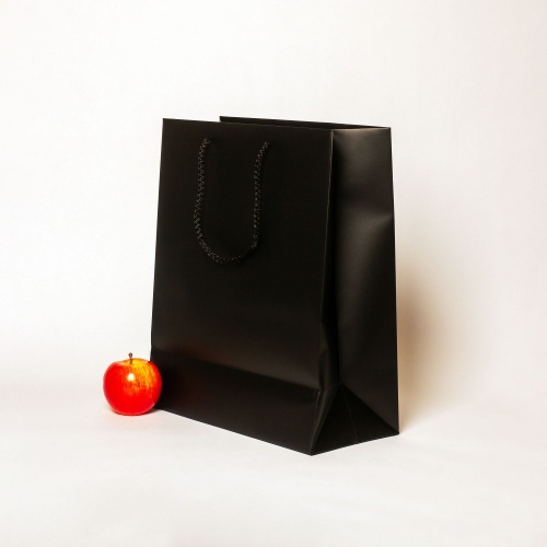 Пакеты бумажные 33х4х16см, цвет - черный, материал - мелованная бумага, ламинация - матовая, ручки - шнур, фото 3